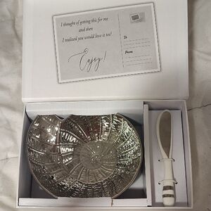 Elegant Silver Shell Serveware Set
